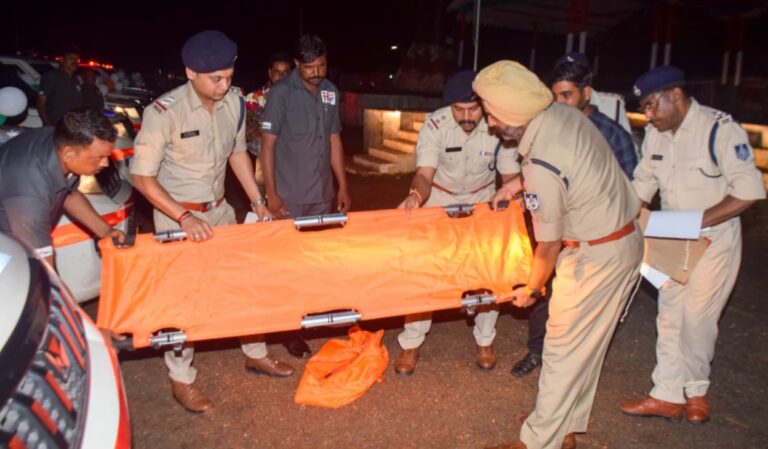 पुलिस अधीक्षक डॉ. गुरकरन सिंह ने हरी झंडी दिखाकर रवाना किए 21 अत्याधुनिक डायल 112 वाहन, आधुनिक उपकरणों से लैस 21 डायल 112 वाहन, आमजन की सुरक्षा होगी और अधिक सशक्त