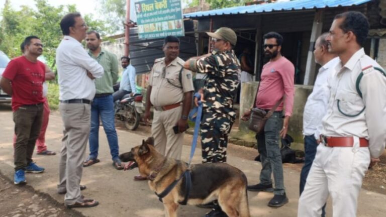 टाइगर ओर तेंदुए की चहलकदमी से आयुध निर्माणी सहित आसपास के ग्रामीण क्षेत्रों में दहशत, वन विभाग ने कराई मुनादी, सतर्क रहे, आयुध निर्माणी क्षेत्र में लगाया पिंजरा