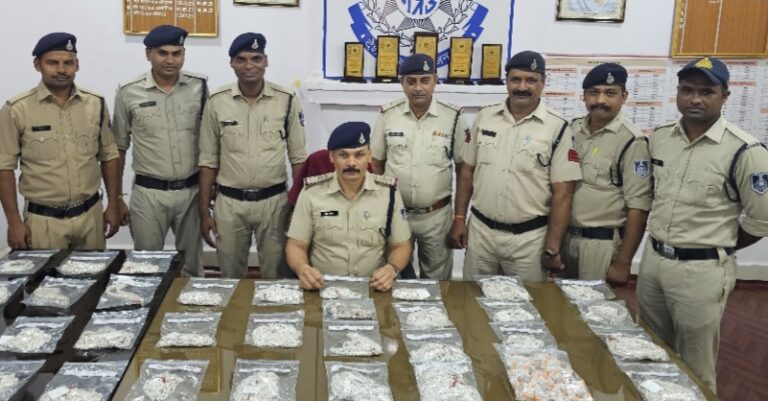 जीआरपी इटारसी की जबर्दस्त कारवाई 20 लाख कि चांदी जब्त, पुलिस को देख बैग छोड़कर भागा बदमाश