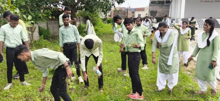 पं. रामलाल शर्मा कॉलेज ऑफ़ एजूकेशन में आयोजित किया गया स्वच्छता पखवाड़ा कार्यक्रम