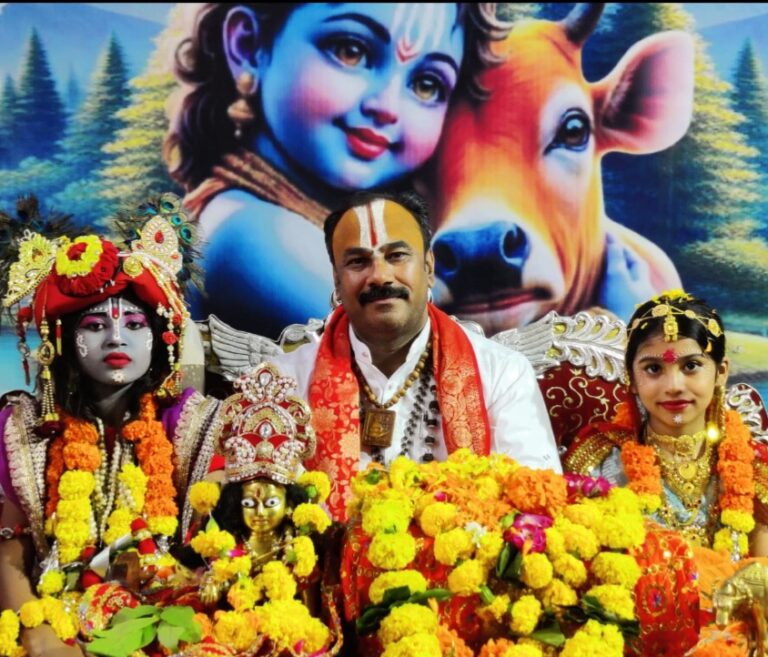 मन में भगवान के प्रति श्रद्धा प्रेम और विश्वास रूपी भाव जहा रहते हैं वहां से दरिद्रता नष्ट हो जाती है