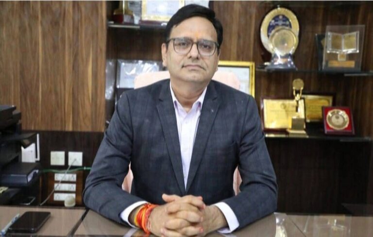 कलेक्टर विवेक श्रोत्रिय ने दीपावली पर्व पर कुम्हार समुदाय एवं स्थानीय शिल्पकारों की सुविधा को देखते हुए कर शुल्क माफी का किया आदेश