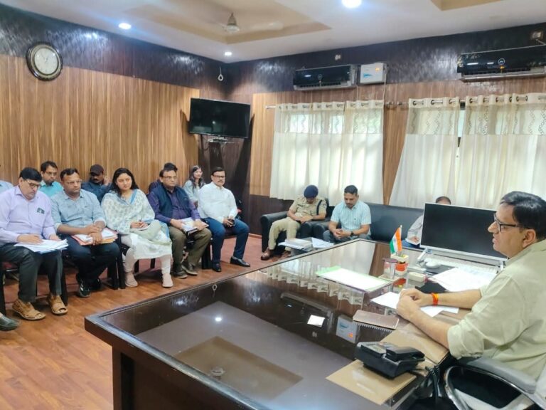 प्राचीन सूर्यमंदिर मढ़खेड़ा को पर्यटन स्थल के रूप में विकसित किया जाए कलेक्टर विवेक श्रोत्रिय की अध्यक्षता में डीएटीसीसी की बैठक आयोजित