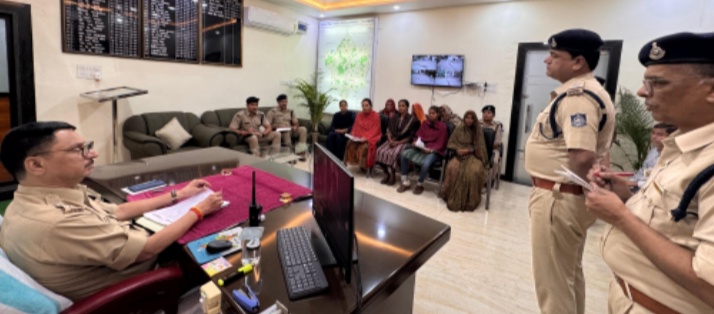 एसपी मनोहर सिंह मंडलोई के नेतृत्व में संवेदनशील व उत्तरदायी पुलिसिंग की नई दिशा पुलिस की जनसुनवाई पहल जनता की आवाज़, पुलिस का विश्वास