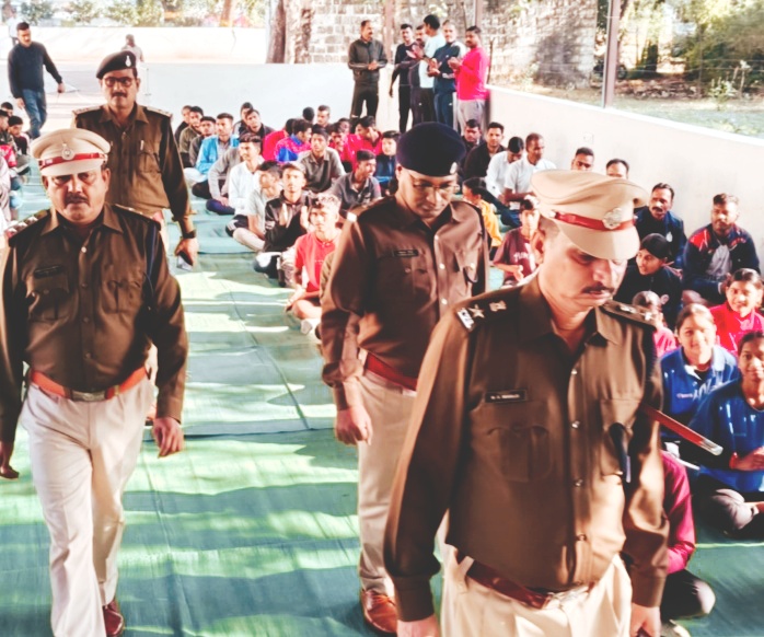 एसपी मनोहर सिंह मंडलोई के नेतृत्व में पुलिस ने युवाओं संग मनाया वंदे मातरम् का 150वां पर्व