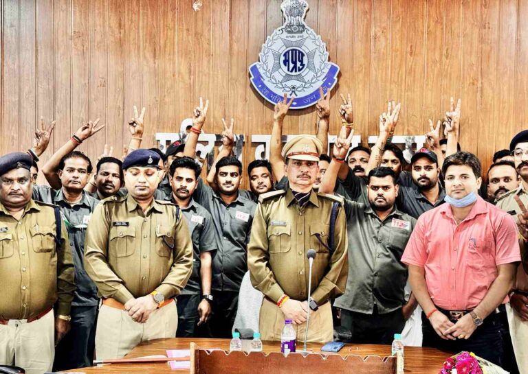 डायल-112 कर्मियों को मिला जीवनरक्षक प्रशिक्षण टीकमगढ़ में दो दिवसीय सीपीआर एवं बीएलएस ट्रेनिंग का समापन आपातकाल में त्वरित सहायता ही सच्ची जनसेवा – पुलिस अधीक्षक मनोहर सिंह मंडलोई