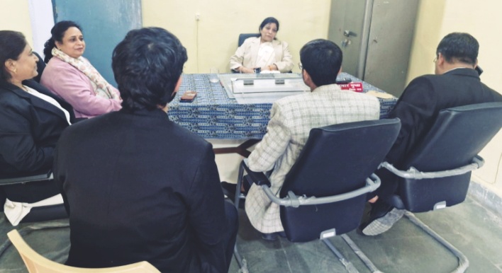 नेशनल लोक अदालत के संबंध में तहसील न्यायालय निवाड़ी एवं ओरछा के अधिकारी के साथ बैठक हुई आयोजित उपजेल निवाड़ी का किया निरीक्षण