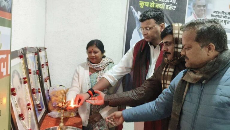 गौरव रनदिबे की मुख्य उपस्थिति में टीकमगढ़ जतारा व खरगापुर विधानसभा की संगठनात्मक बैठक संपन्न रविंद्र सिंह सरोज राजपूत व राकेश गिरी सहित बड़ी संख्या में कार्यकर्ता हुए शामिल