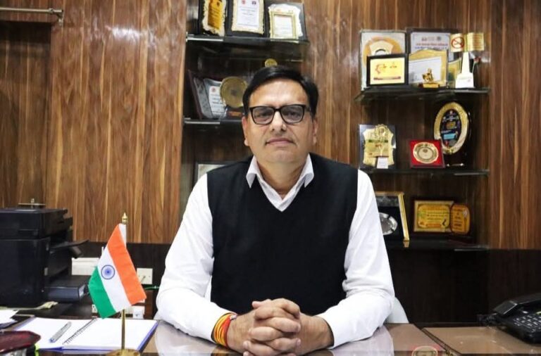 कलेक्टर विवेक श्रोत्रिय ने सभी जिलेवासियों से पर्यावरण संरक्षण एवं सामाजिक संदेश के साथ गो-काष्ठ आधारित होलिका दहन मनाने की करी अपील