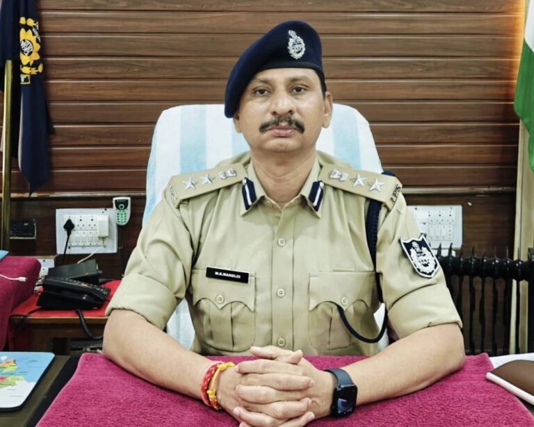 एसपी मनोहर सिंह मंडलोई के निर्देश हथियार लाइसेंस धारकों की निगहरानी: 133 संदिग्ध शस्त्र लाइसेंस धारकों के लाइसेंस निरस्त,जांच जारी