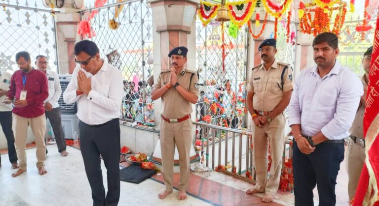 चैत्र नवरात्र की नवमी पर्व को लेकर कलेक्टर, एसपी ने बगाज माता मंदिर की व्यवस्थाओं का लिया जायजा