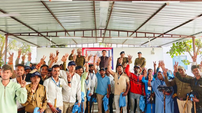 एसपी मनोहर सिंह मंडलोई के मार्गदर्शन में नगर/ग्राम रक्षा समिति सदस्यों का प्रशिक्षण, कानून-व्यवस्था सुदृढ़ करने पर जोर