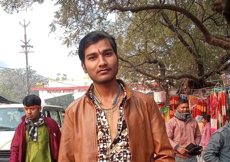 बिग ब्रैकिंग: बीती रात न्यास कॉलोनी ओझा बस्ती में युवक का जघन्य हत्याकांड हुआ। देखें वीडियो