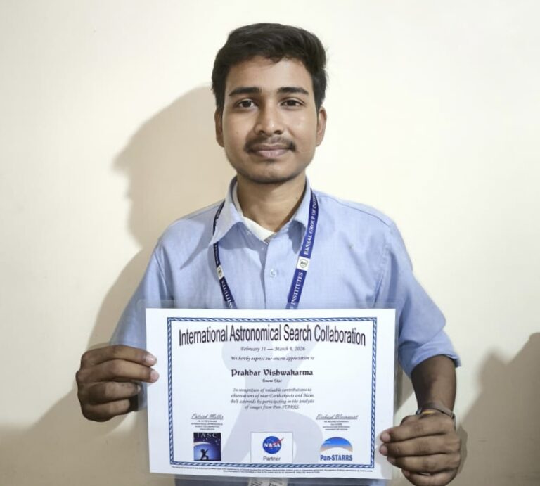 टीकमगढ़ के छात्र प्रखर विश्वकर्मा की अंतरराष्ट्रीय उपलब्धि, नासा अभियान में खोजा नया क्षुद्रग्रह दुनिया की 700 टीमों को पीछे छोड़ ‘स्नो स्टार’ टीम ने बनाई जगह, पुष्टि के बाद एस्टेरॉयड का नाम रखने का मिलेगा अधिकार