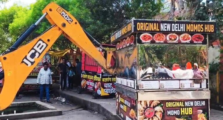 क्या ? बाजार में भी चलाई जाएगी अतिक्रमण हटाओ की मुहिम हटाया गया फुटपाथी हाथ ठेलों को, नगर पालिका और जिला प्रशासन ने की कार्यवाही