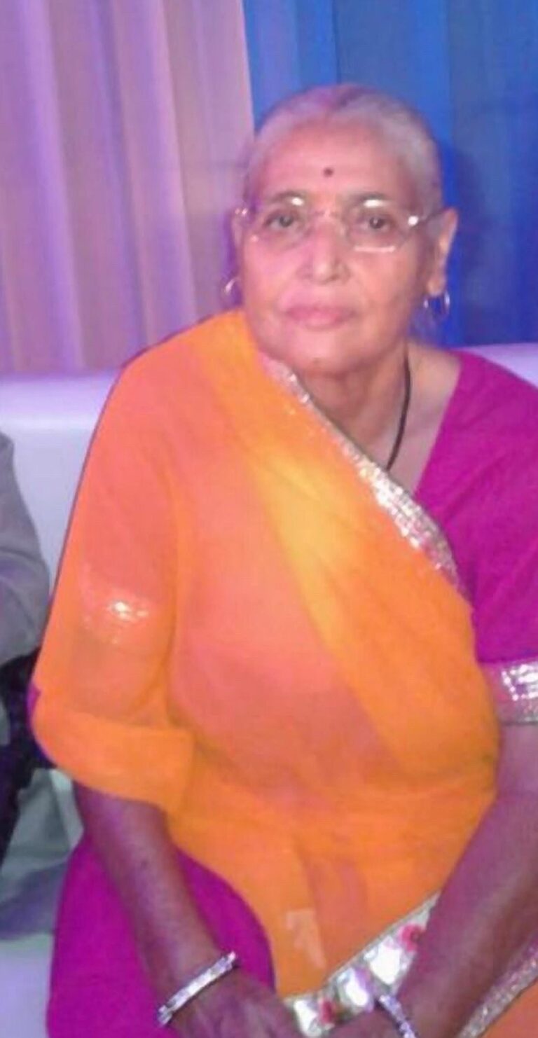 पांचवीं पुण्यतिथि पर स्व. श्रीमती तिवारी को श्रद्धांजलि अर्पित कर किया नमन नर्मदा घाट पर खीर पूरी, हलवा का किया प्रसाद वितरण