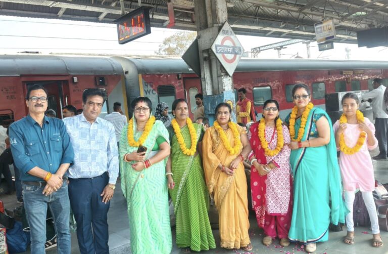 राष्ट्र निर्माण और आत्मरक्षा का संकल्प: विहिप प्रशिक्षण वर्ग के लिए भोपाल रवाना हुई मातृशक्ति I