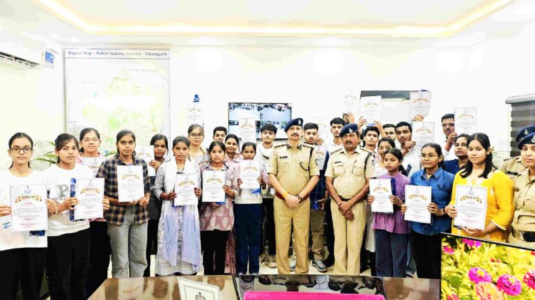 एसपी मनोहर सिंह मंडलोई की “प्रतिभा सम्मान अभियान” पहल के तहत 24 मेधावी विद्यार्थी सम्मानित शिक्षा, खेल एवं अन्य क्षेत्रों की 666 से अधिक प्रतिभाओं को मिल चुका सम्मान