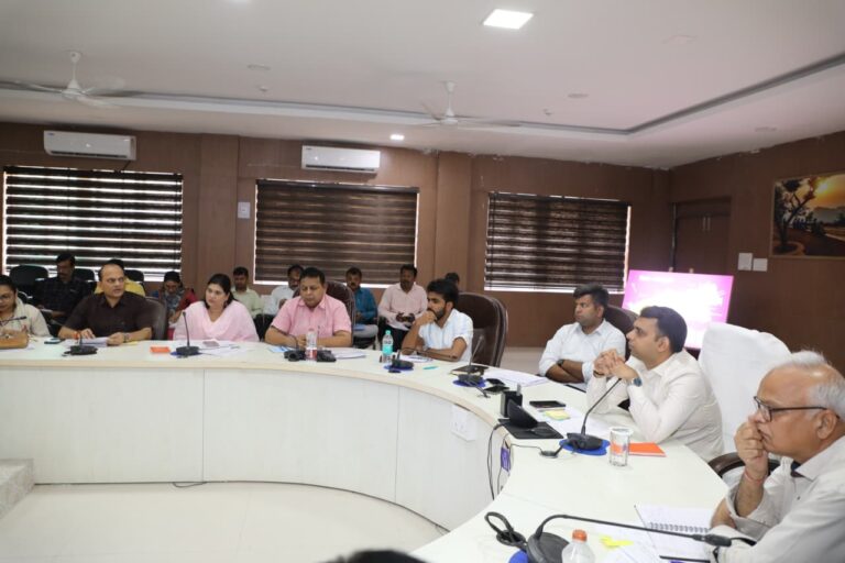 सख्त रुख: जिले में निर्बाध पेयजल आपूर्ति कलेक्टर की सर्वोच्च प्राथमिकता, सीएम हेल्पलाइन में लापरवाही पर अधिकारियों को लगेगा जुर्माना I