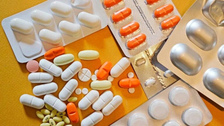 देश में प्रतिबंधित हुई यह दवाएं, इन 16 दवाओं पर तत्काल लगी रोक, केंद्रीय स्वास्थ्य मंत्रालय का बड़ा फैसला.