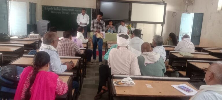 शिक्षकों की लंबित समस्याओं को लेकर शिक्षक संघ ने सौंपे ज्ञापन समस्या निवारण शिविर में क्रमोन्नति, एरियर्स भुगतान और सेवानिवृत्त शिक्षकों के प्रकरणों के शीघ्र निराकरण की उठाई मांग
