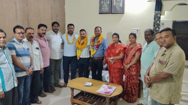 बीजेपी कार्यकर्ताओं ने पुष्पमाला पहनाकर नवनियुक्त पदाधिकारियों का किया आतिथ्य स्वागत, उज्ज्वल कार्यकाल की दीं शुभकामनाएं l