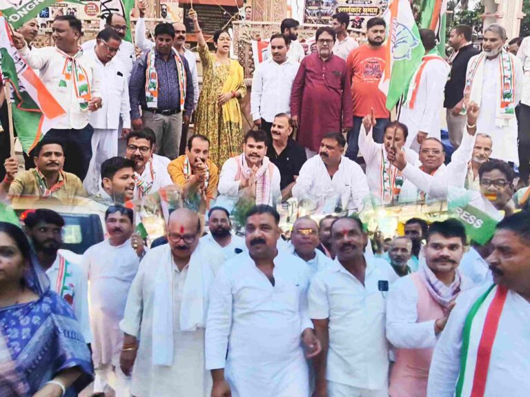 हल्द्वानी की घटना के विरोध में कांग्रेस का सत्याग्रह गांधी चौराहा से स्टेट बैंक चौराहा तक निकाला शांतिपूर्ण पैदल मार्च, सामाजिक समानता और संविधान की मूल भावना की रक्षा का लिया संकल्प