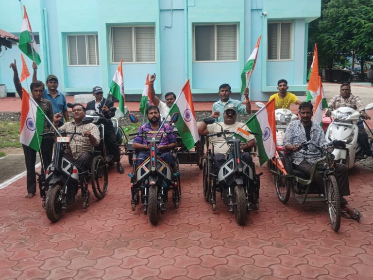 दिव्यांगजनों ने निकाली भव्य ‘तिरंगा यात्रा’, देशभक्ति के रंगों में रंगा इटारसी I