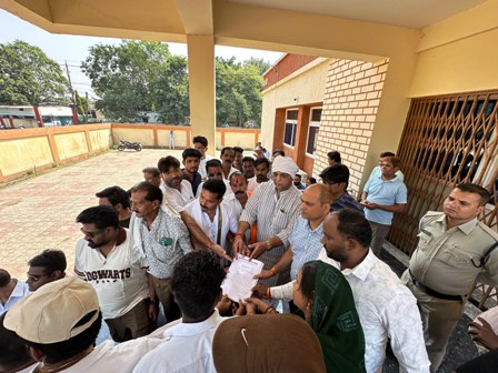 पुरानी इटारसी: बस स्टैंड के सुचारू संचालन और ट्रैफिक सुधार हेतु SDM को सौंपा ज्ञापन I